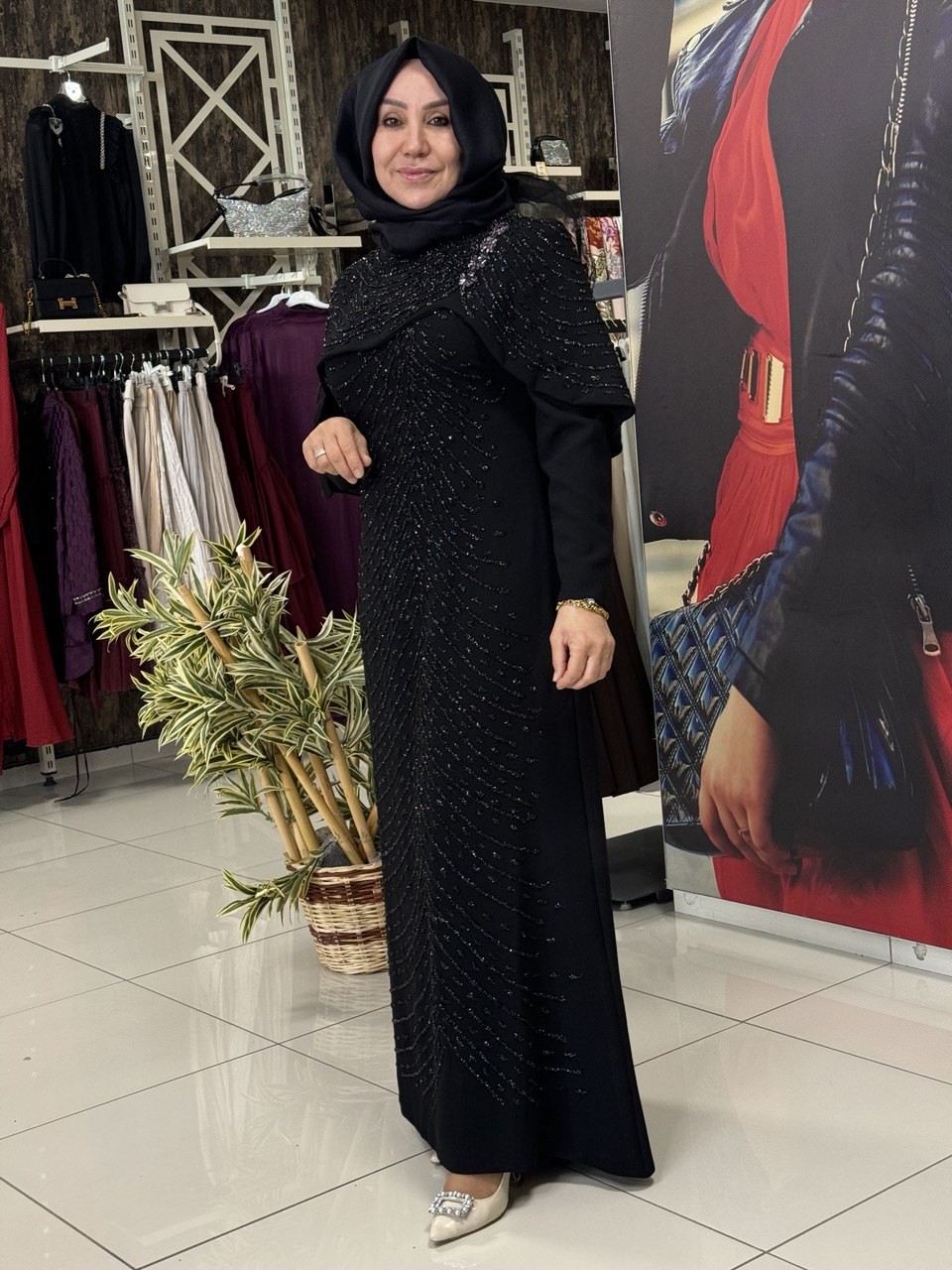 FERİHA SARIOĞLU ABİYE- SİYAH