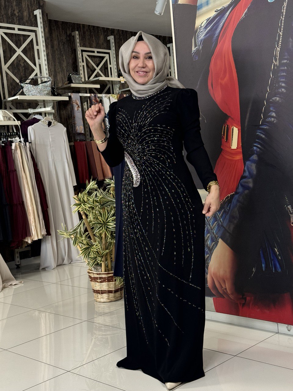 FERİHA SARIOĞLU ABİYE-  SİYAH