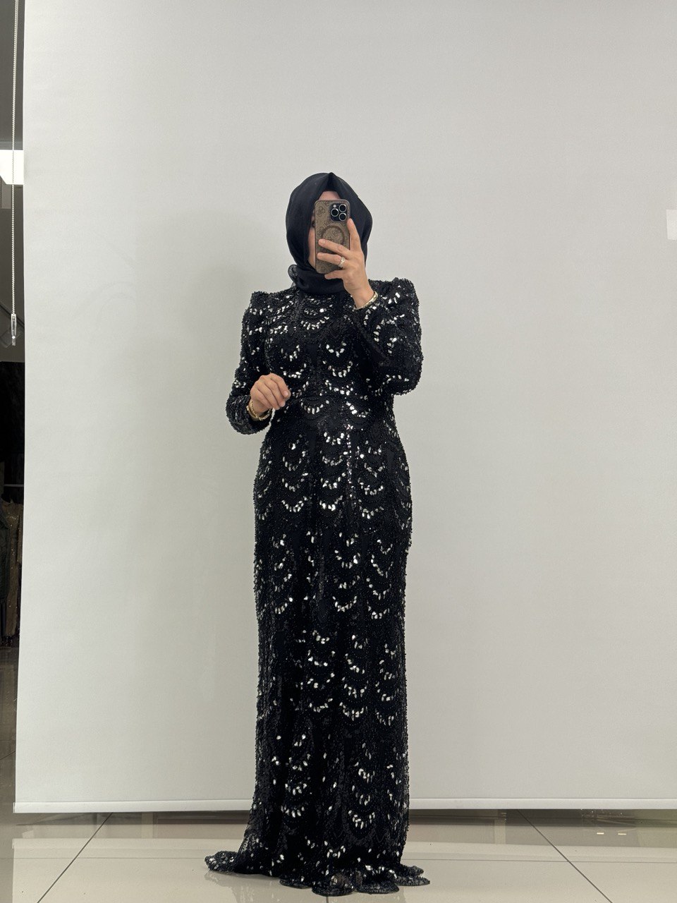 FERİHA SARIOĞLU ABİYE- SİYAH